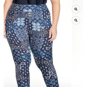 Terra and Sky Women’s Tile Collage Blue Capris Leggings Plus Size 2X NEW